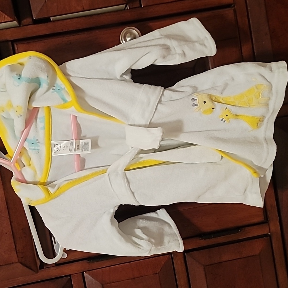 🔵0-9 month Carters baby robe